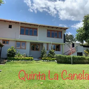 La Canela , Quito Ecuador